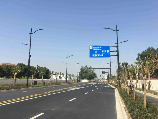 多杆合一厂家